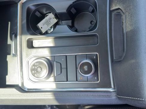 Certified 2024 Ford Expedition XLT AWD/4WD image 13