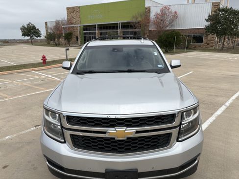 Used 2018 Chevrolet Suburban LT image 8