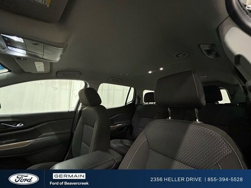 Used 2023 GMC Acadia SLE image 16