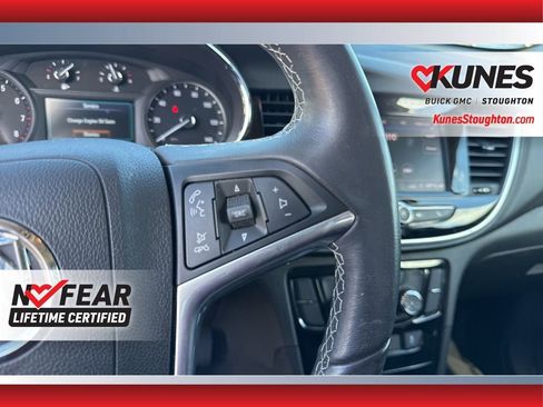 Used 2021 Buick Encore Preferred w/ Safety Package image 25