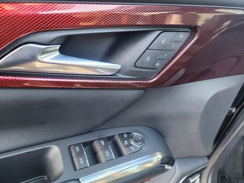 Used 2025 Chevrolet Traverse RS image 26