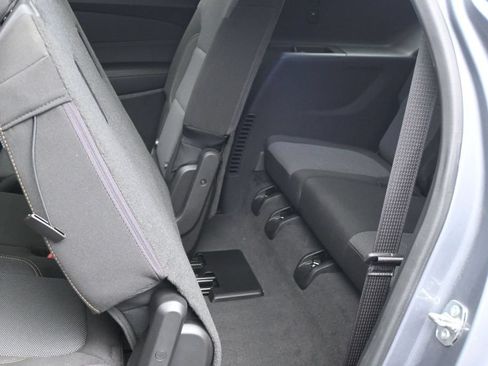 Used 2020 Chevrolet Traverse LS FWD image 17