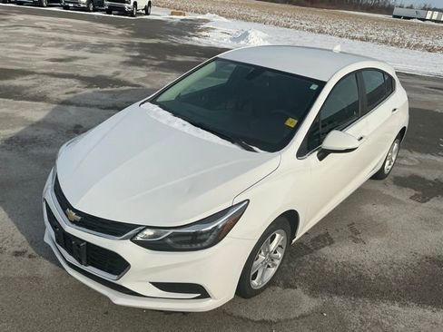 Used 2018 Chevrolet Cruze LT w/ Convenience Package image 8