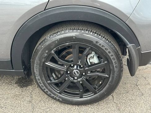 Used 2023 Nissan Kicks SR w/ SR Premium Package FWD image 10