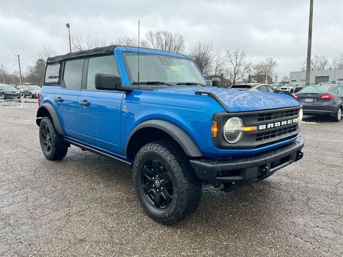 Used 2021 Ford Bronco Black Diamond image 11