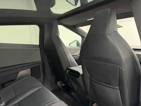 Used 2025 Tesla Cybertruck 2WD Crew Cab image 62