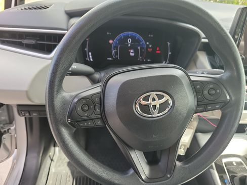 Used 2026 Toyota Corolla LE FWD image 25
