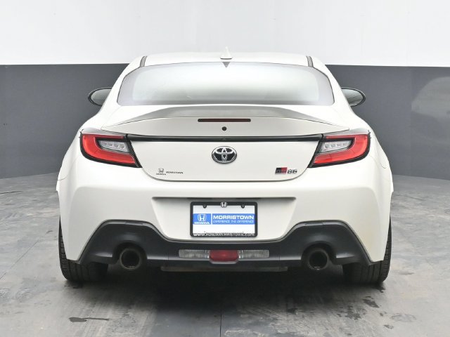 Used 2024 Toyota GR86 Premium w/ Performance Package RWD image 9