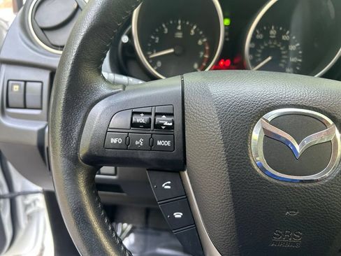 Used 2012 MAZDA MAZDA5 Touring w/ Moonroof & Audio Pkg FWD image 21