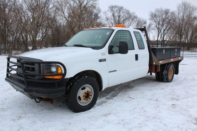 Used 2001 Ford F350 2WD SuperCab DRW Super Duty image 2