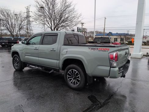 Used 2023 Toyota Tacoma TRD Sport image 3
