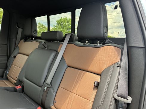 Used 2025 Chevrolet Silverado 3500 High Country w/ High Country Premium Package AWD/4WD image 15