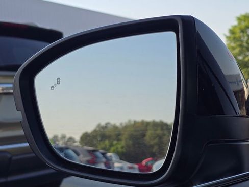 Certified 2024 Nissan Pathfinder SL w/ SL Premium Package FWD image 21