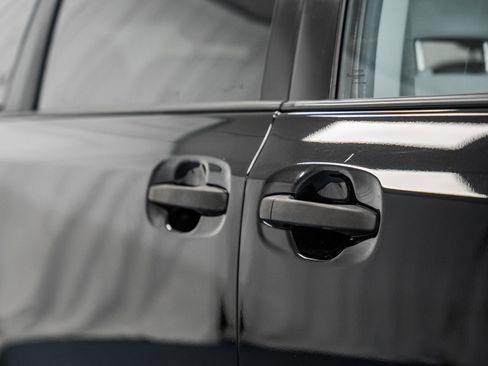 Used 2020 Toyota Sienna L image 10