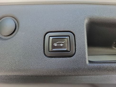Used 2021 Chevrolet Equinox LT FWD image 28