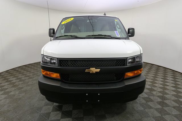 Used 2025 Chevrolet Express 2500 w/ Driver Convenience Package RWD image 4