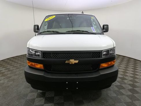 Used 2025 Chevrolet Express 2500 w/ Driver Convenience Package RWD image 4