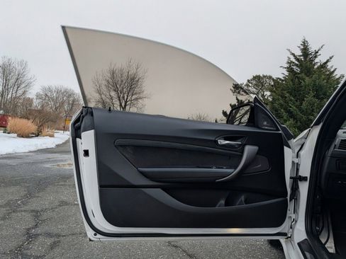 Used 2018 BMW M2 image 9