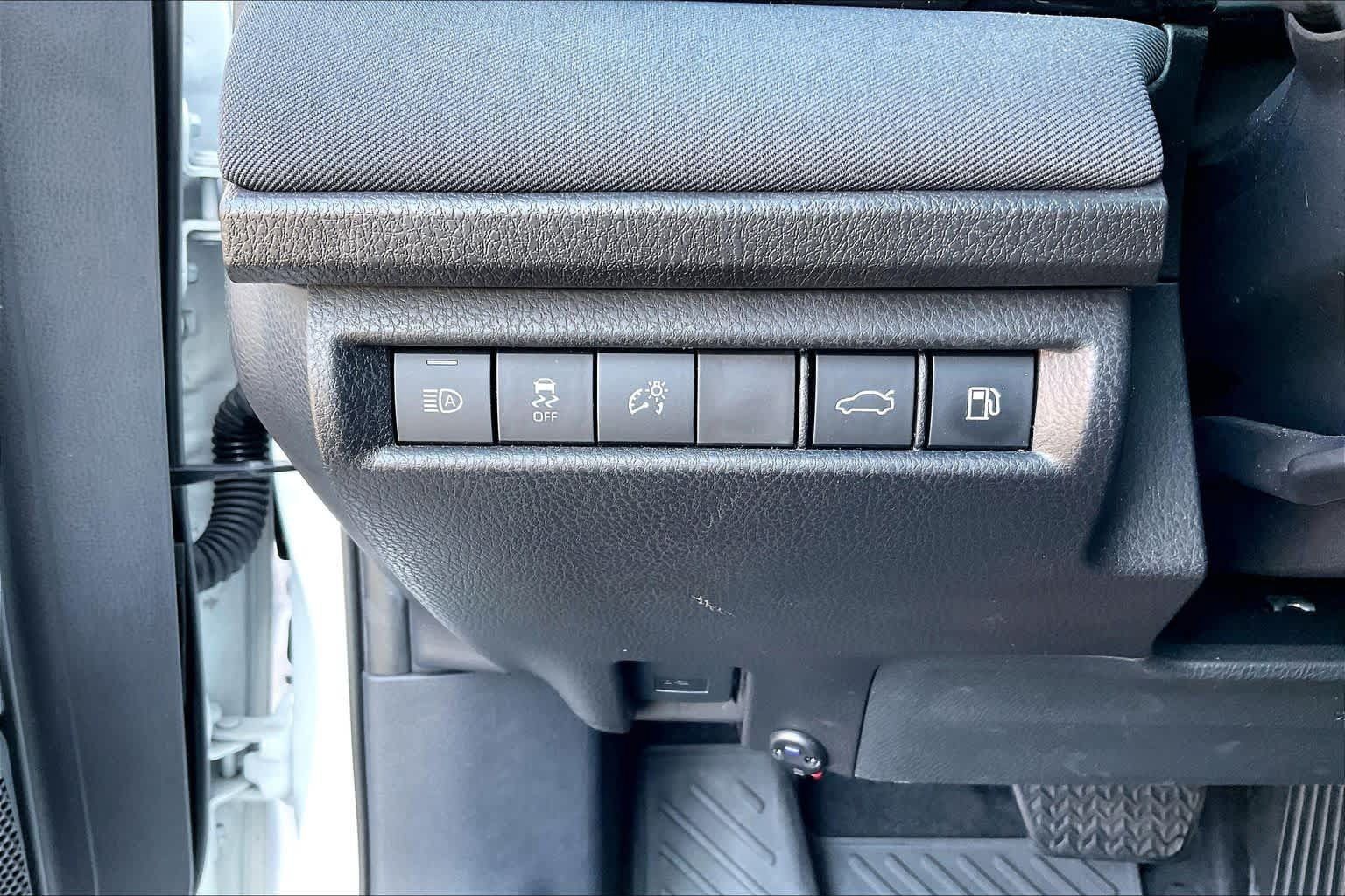 Used 2025 Toyota Camry LE FWD image 35