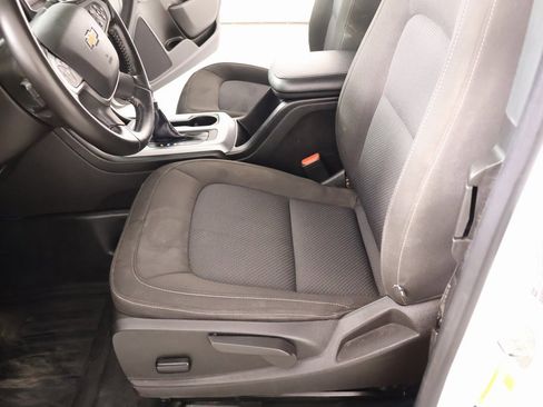 Used 2022 Chevrolet Colorado LT w/ Fleet Safety Package image 10