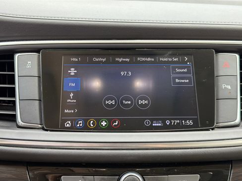 Used 2020 Buick Enclave Essence image 28