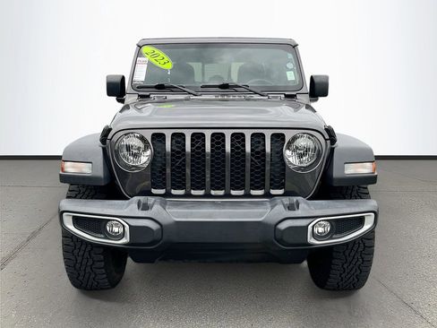 Used 2023 Jeep Gladiator Sport AWD/4WD image 2