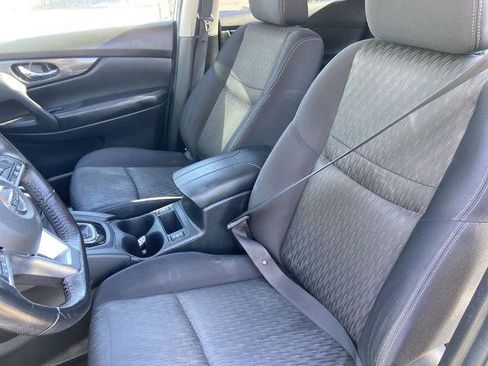 Used 2018 Nissan Rogue SV image 14