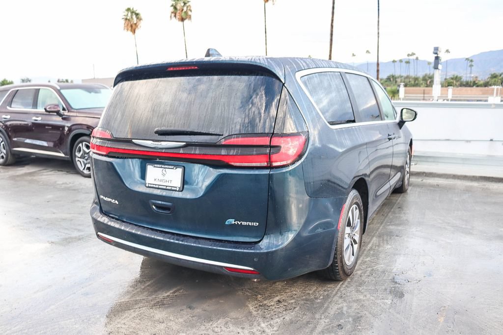 Used 2024 Chrysler Pacifica Limited FWD image 9