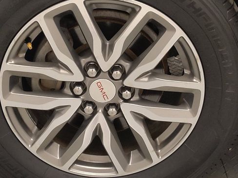 Used 2018 GMC Acadia SLE w/ Driver Alert Package I FWD image 31