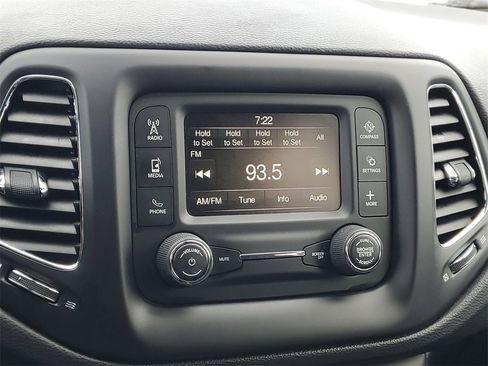 Used 2018 Jeep Compass Latitude w/ Cold Weather Group image 21