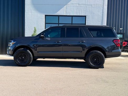 Used 2023 Ford Expedition Max Limited AWD/4WD image 2
