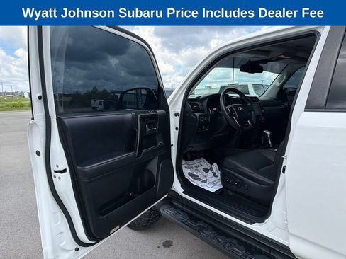 Used 2020 Toyota 4Runner TRD Off-Road Premium w/ Moonroof Package AWD/4WD image 19