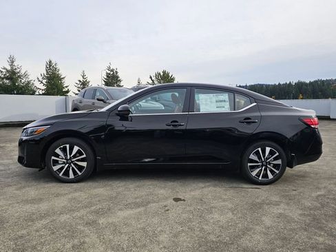 Used 2025 Nissan Sentra SV w/ SV Premium Package image 8