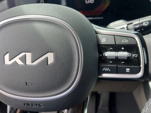 Used 2026 Kia Carnival EX FWD image 20