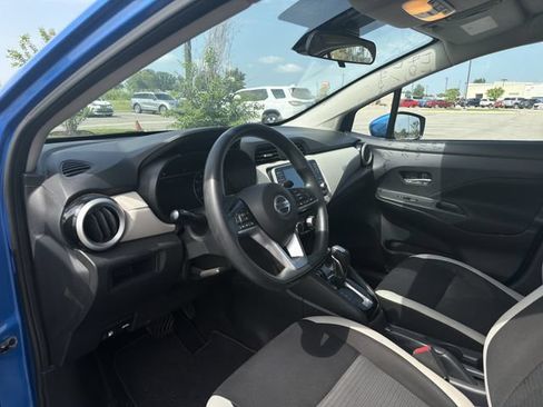 Used 2021 Nissan Versa SV FWD image 10