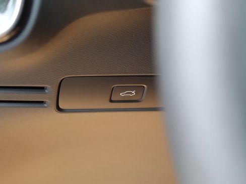 New 2026 Volvo XC40 B5 Plus w/ Protection Package Premier image 22