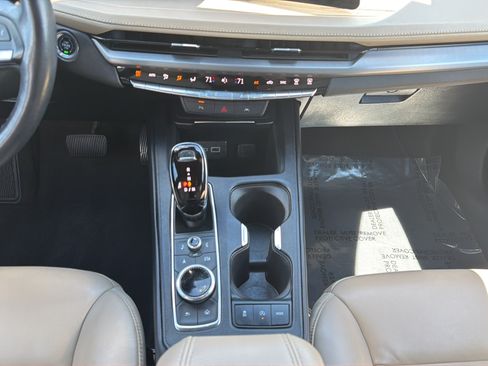 Used 2024 Cadillac XT4 Premium Luxury FWD image 16