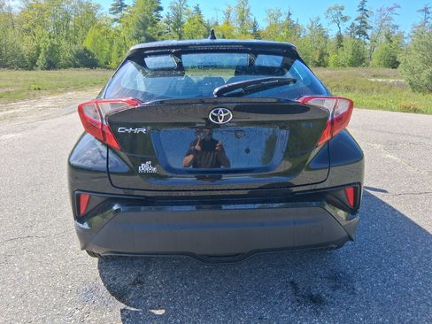Used 2020 Toyota C-HR XLE FWD image 6