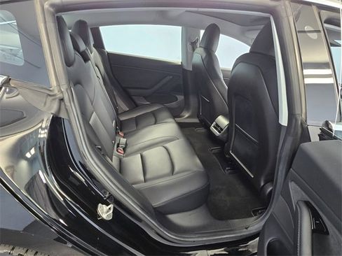 Used 2018 Tesla Model 3 Long Range image 13
