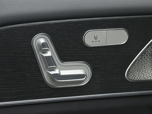 Used 2022 Mercedes-Benz GLS 450 4MATIC image 18
