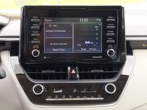 Used 2021 Toyota Corolla L image 17