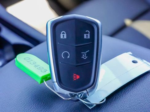 New 2026 Cadillac XT5 Luxury image 21