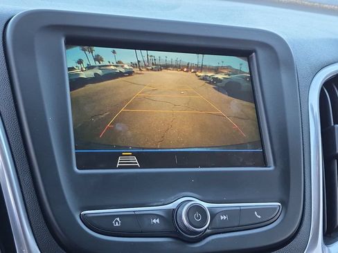 Used 2019 Chevrolet Equinox LS FWD image 24