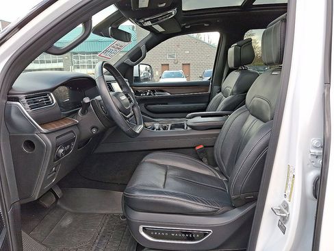 Used 2022 Jeep Grand Wagoneer Series I w/ Flexible Seating Group AWD/4WD image 11