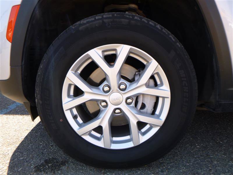 Used 2023 Jeep Grand Cherokee Limited AWD/4WD image 22