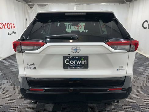 Used 2025 Toyota RAV4 SE image 5