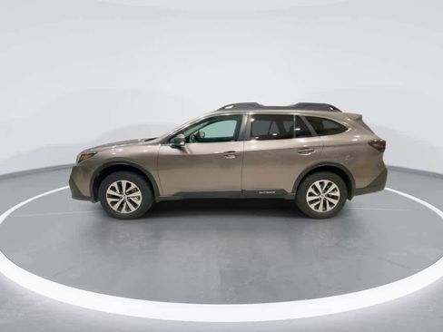 Used 2022 Subaru Outback Premium image 5
