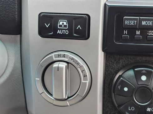 Used 2005 Toyota 4Runner Limited AWD/4WD image 34