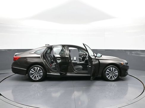 Used 2018 Honda Accord Touring image 41