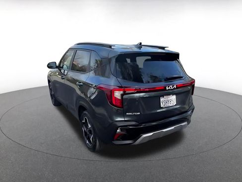 Used 2025 Kia Seltos S image 11